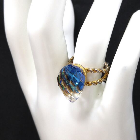 Vintage Clear Prism Ring, Twisted Band, 1960s, 10K Gold Plate, Size 7 Adjustable - Picture 5 of 10